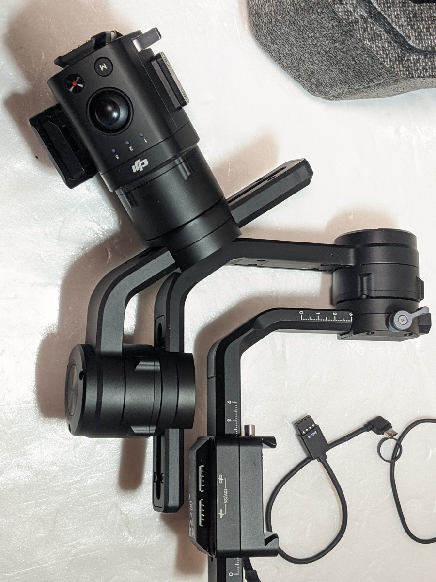 DJI Ronin-S RS1 標準キット ディージェイアイ　一眼レフ ミラーレスカメラ 3軸スタビライザー　片手持ち ジンバル ケース付き_画像4