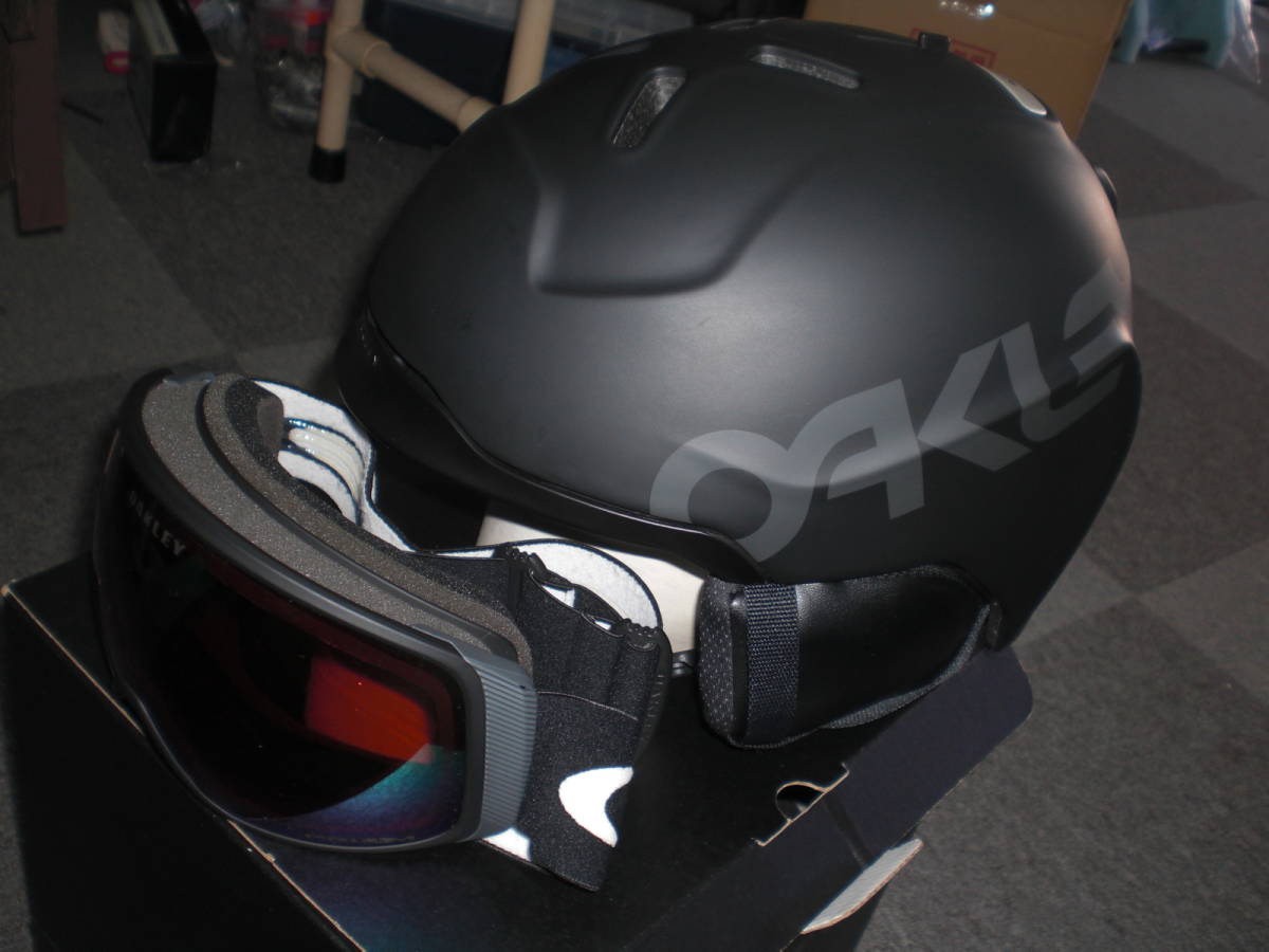 オークリー OAKLEY　MOD3 FACTORY　ＰＩＬＯＴ　（サイズＭ）ヘルメット＆ゴーグル_画像1