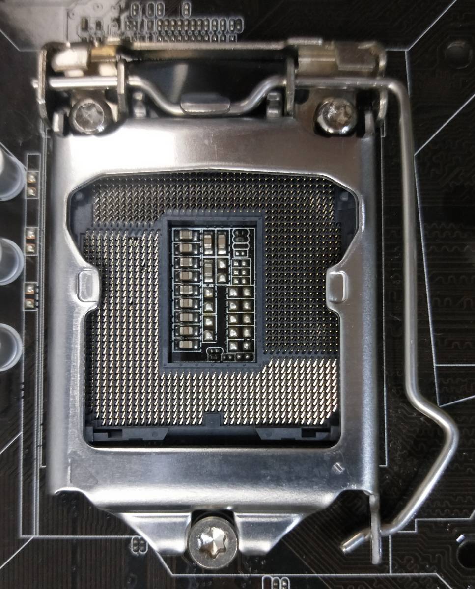 【中古パーツ】BIOS確認のみ、ASUS H81M-E マザーボード ＩＯパネル LGA1150 ■MB4164_画像3