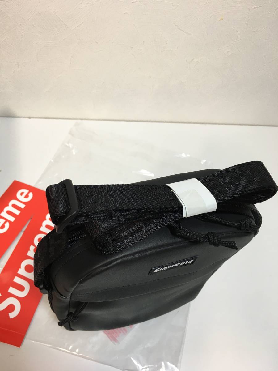 新品 シュプリーム Supreme Leather Shoulder Bag 2.5L レザーショルダーバッグ BLACK 黒 23FW ステッカー付属_画像3