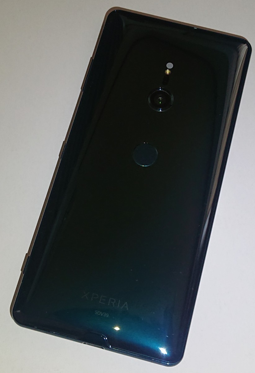 【送料無料】【中古品】 　XPERIA　XZ3　SOV39　フォレストグリーン　SIMフリー　Android 10　ジャンク　ハイレゾ　画面の左下に液漏れ_リアケース