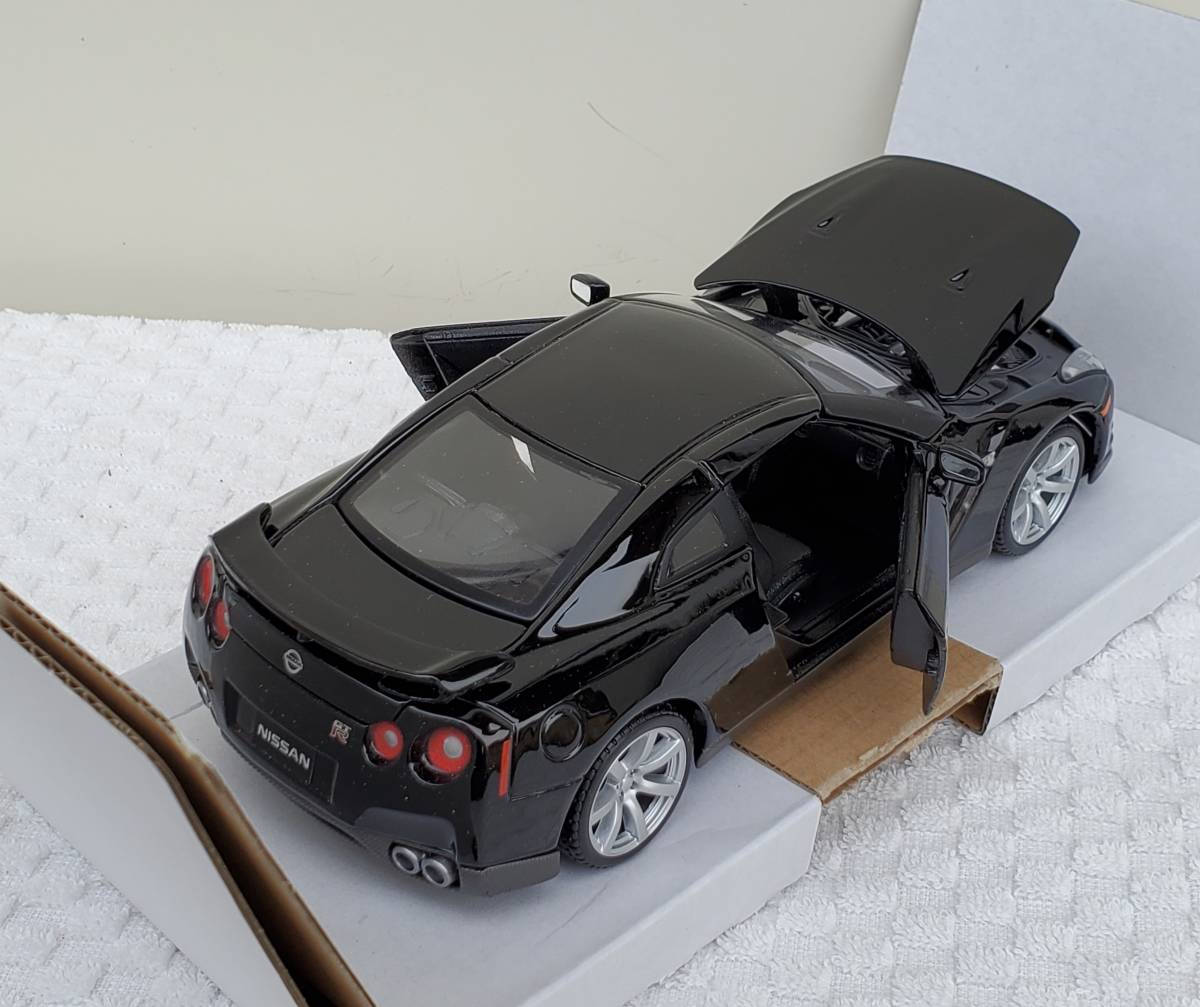 Maisto 1/24 ニッサン R35 GT-R 2009 ミニカー スカイライン NISSAN マイスト_リヤになります。