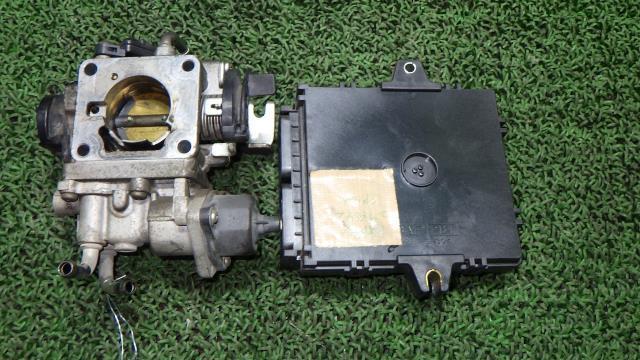 スクラム EBD-DG64V エンジンコンピューター MITSUBISHI 33920-68HB0 1AA9-18-880 中古_画像2