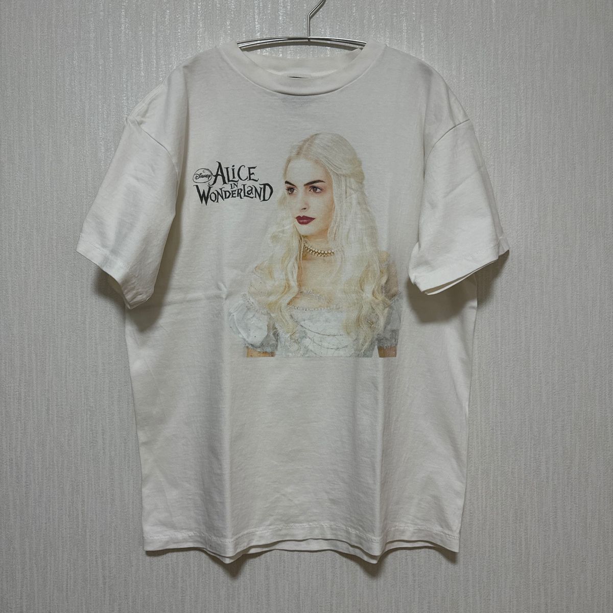 SAINT MXXXXXX】× DISNEY/ WONDERLAND/Tシャツ SAINT MXXXXXX】× DISNEY/ WONDERLAND/Tシャツ