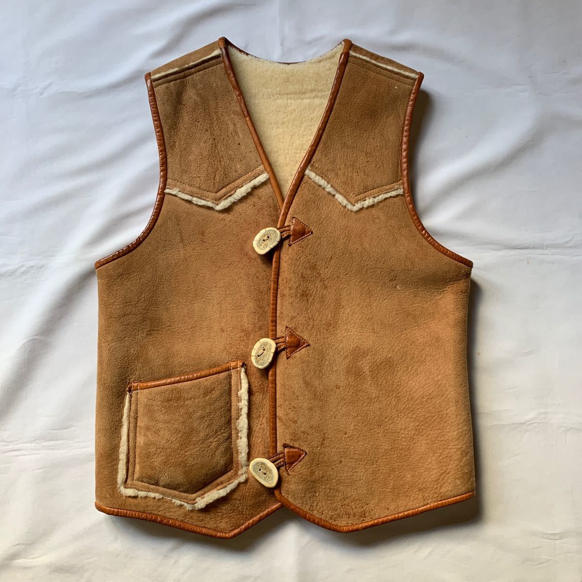 70s OVERLAND SHEEPSKIN Co MOUTON VEST ヴィンテージ ビンテージ シープスキン ムートンベスト ヒッピー HIPPIE レザータグ 60s 送料無料_画像2