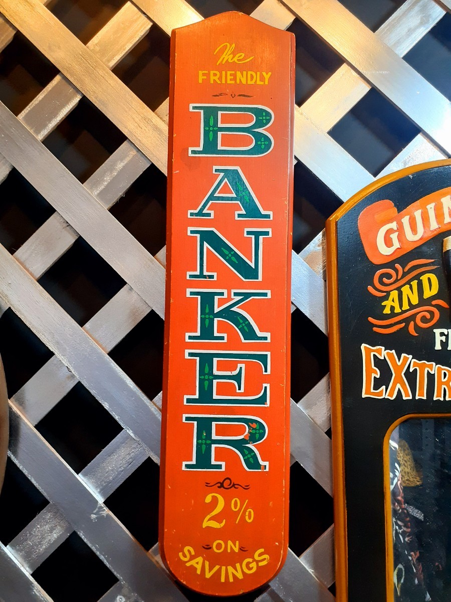アメリカン雑貨ショップカフェスタイルビンテージBANKER木製ウォールサインプレート壁掛け看板