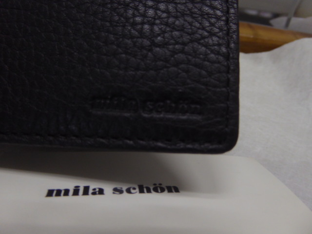 格安に新品上仕様　ミラ・ショーン milla schon 牛革 黒二つ折財布 たぐ　箱　★送料無料ー０_画像6