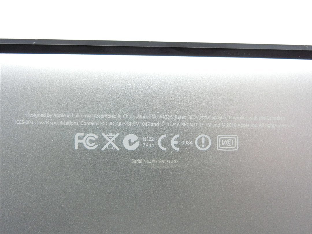中古　MacBook　Pro　A1286　4GB　バッテリーと本体止めネジ欠品　　　詳細不明　ジャンク品_画像7