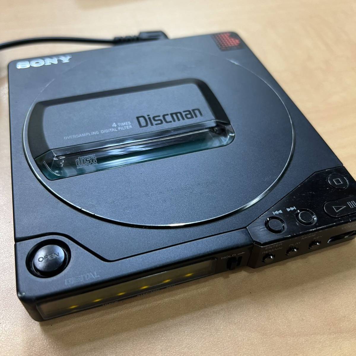 CD94 CD回転 SONY Discman D-250 CDプレーヤー ポータブルCDプレーヤー 通電OK 現状品_画像2