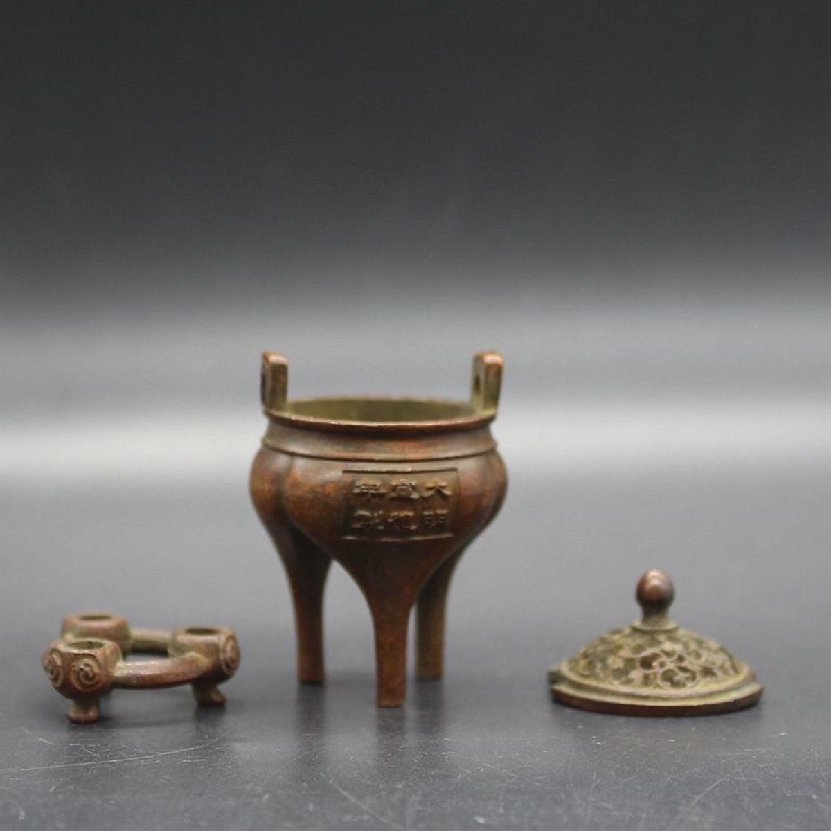 香炉 唐物 古銅 三足 銅製 古玩 時代物 置物 大明宣德年製在銘 透かし