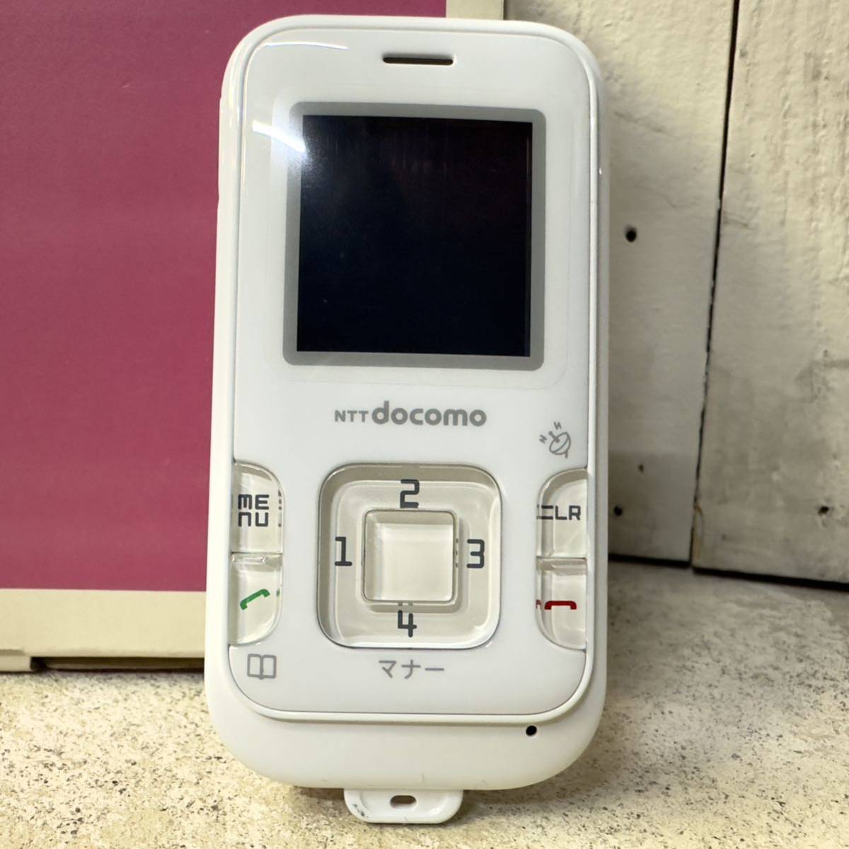 NTTdocomo ドコモ キッズケータイ HW-02C ホワイト 携帯電話 白 子供用 ワンタッチ 防犯ブザー GPS お子様_画像2