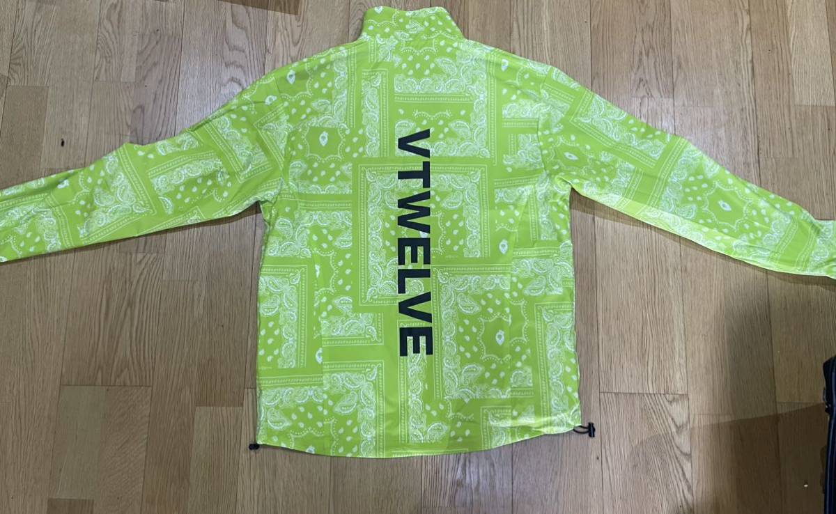 新品未使用！V12 LEON コラボ。ゴルフ メンズ リバーシブル ジャケット REVERSIBLE BANDANA JKT V122221-JK14 ヴィ・トゥエルヴ　サイズ　L_画像4