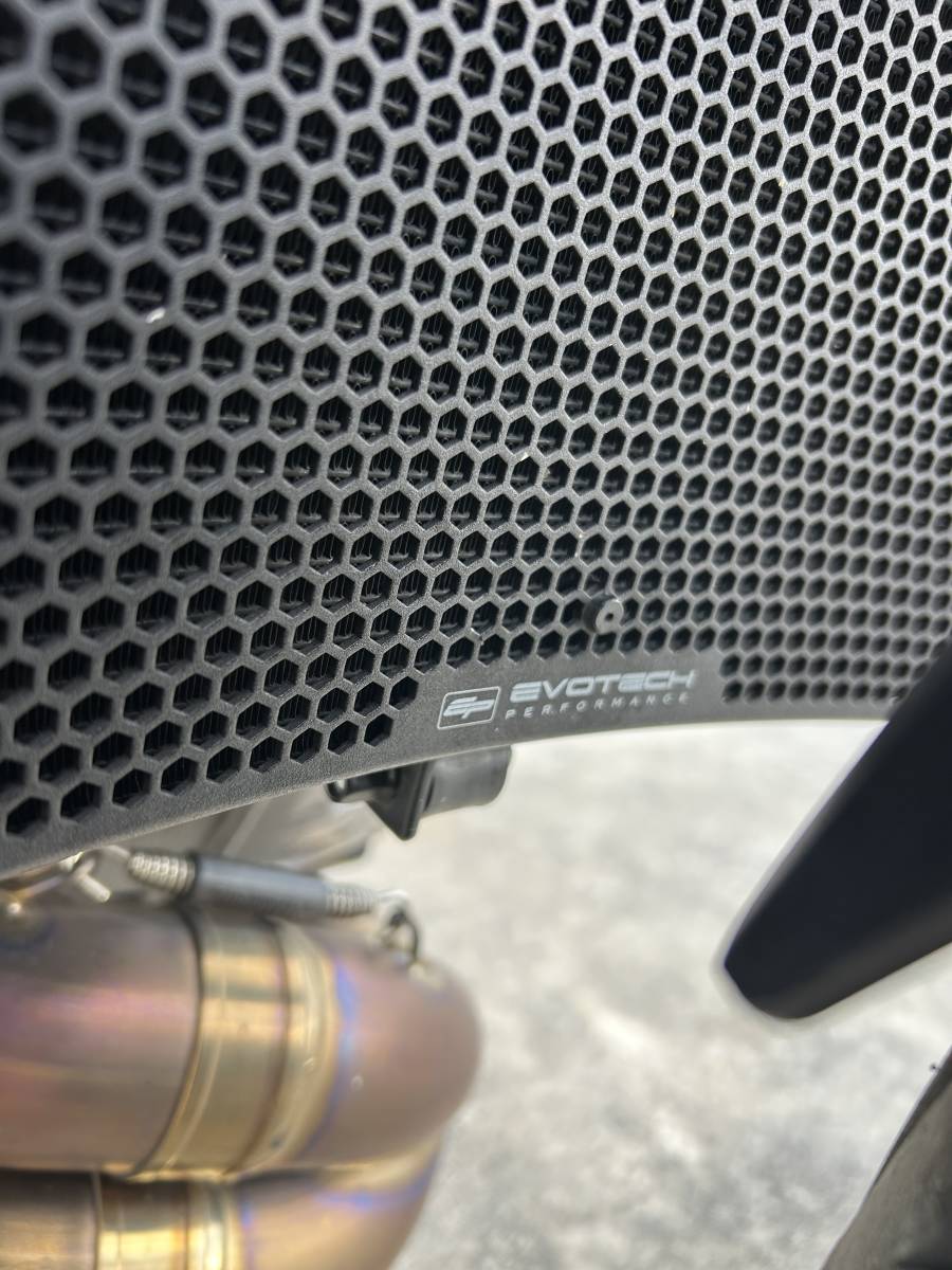 KTM 1290SUPER DUKE R カスタムパーツ多数！！アクラポフルエキ！！Evotech parts！super dukeRRホイール！室内保管　車検あり_画像6