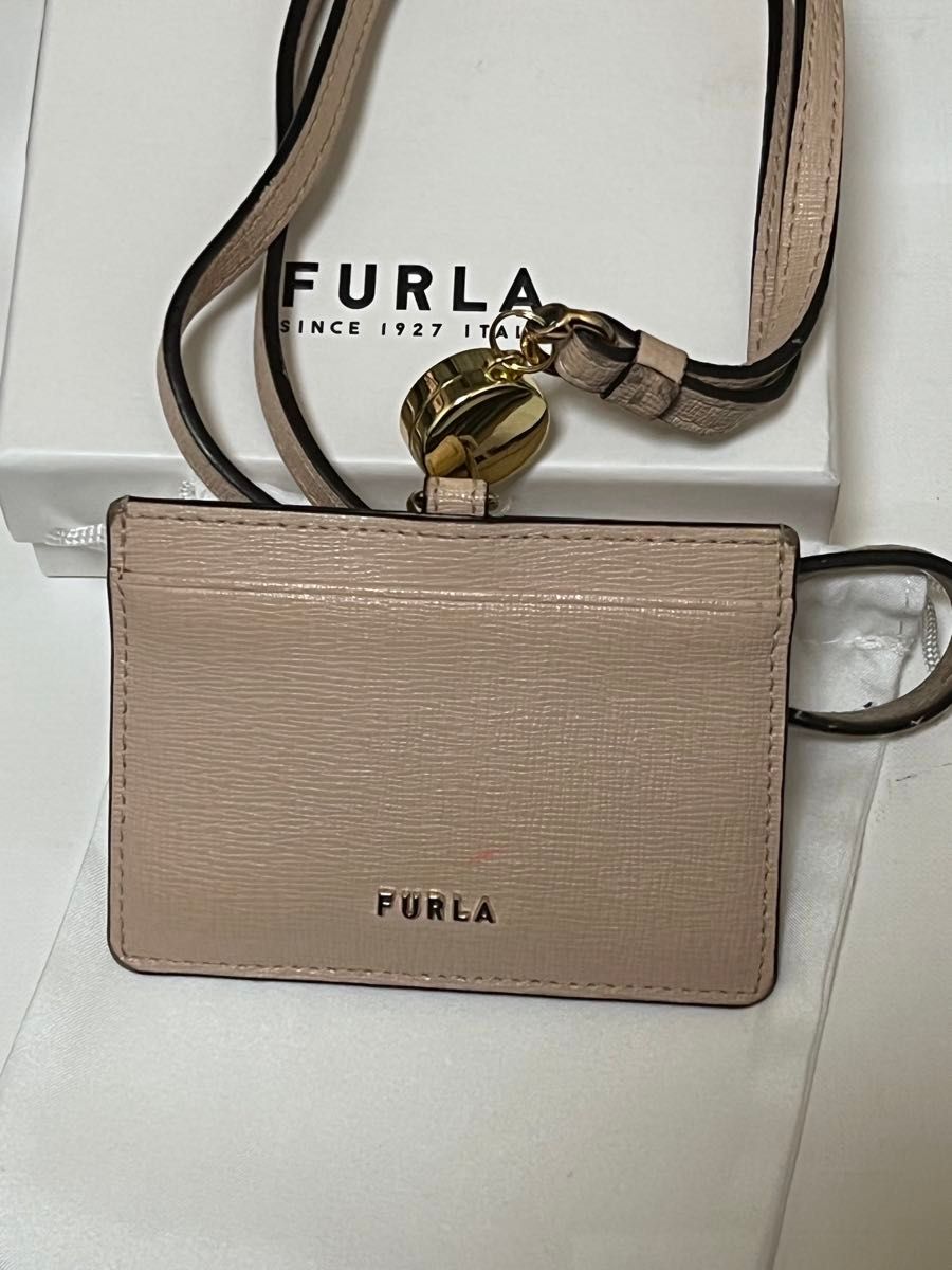 FURLA フルラ カードケース パスケース ID 社員証 定期入れ PDA0UNT IDケース ネックストラップ カード