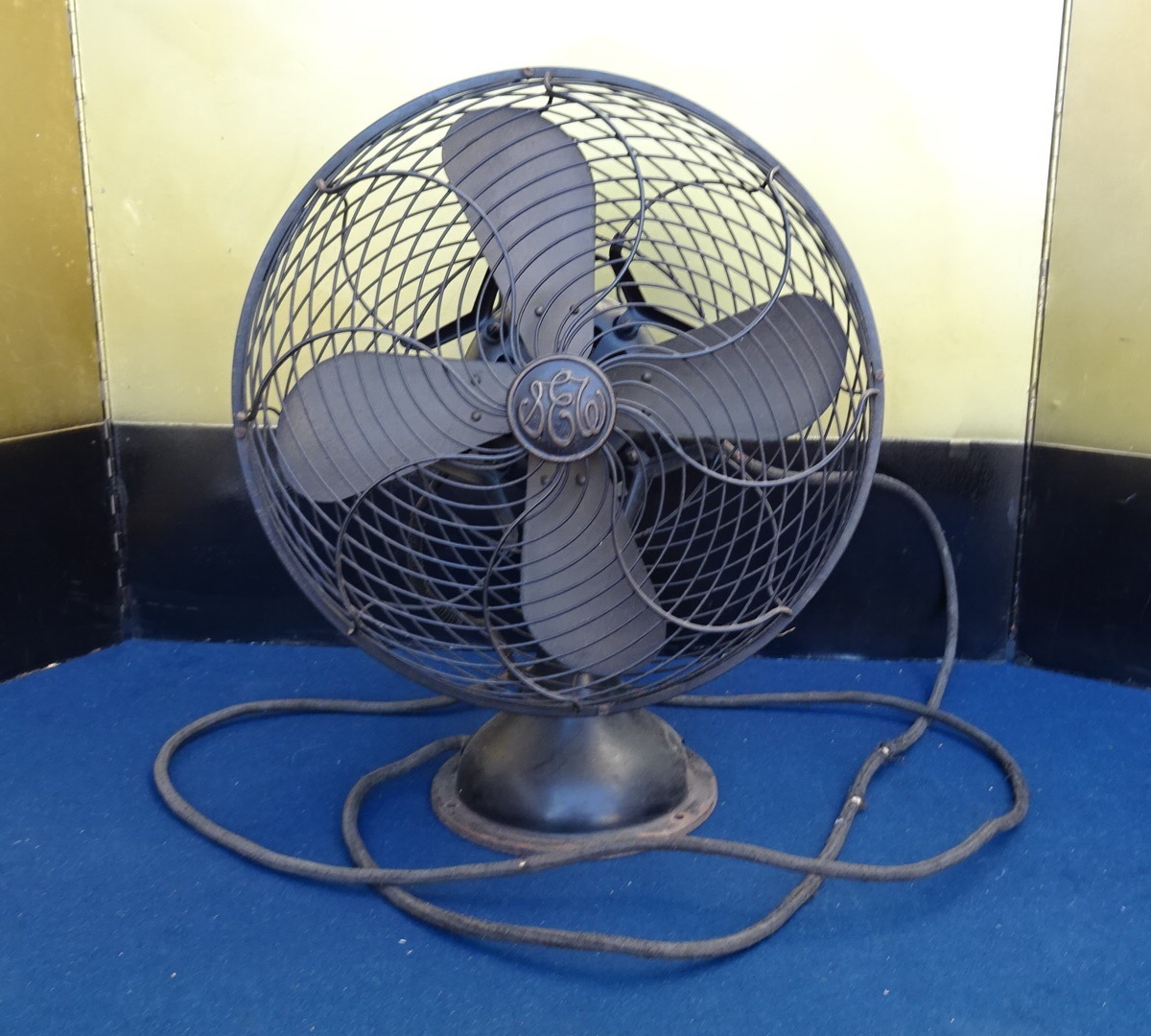 大正期～昭和初期　４枚羽　扇風機　完動品　３段切り替え