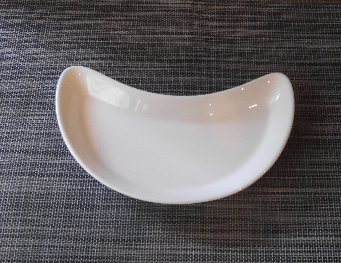  production suspension records out of production pili Vitz PILLIVUYTkre cent three day month plate tableware MADE IN FRANCE France made table wear ceramics Crescent plate crescent