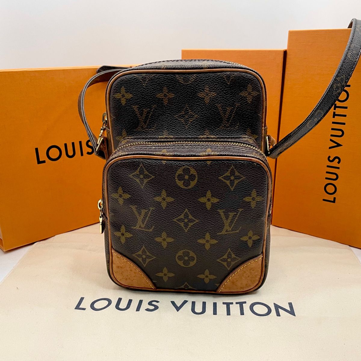SS級美品 定価12万 ルイヴィトン アマゾン ショルダーバッグ 長 SS級美品 定価12万 ルイヴィトン アマゾン ショルダーバッグ 長