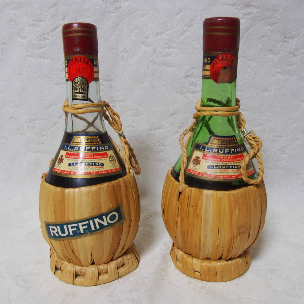 インテリア アート !! 「1970年製 I.L.RUFFINO」シルエットの良いオールドな「未開封ワインボトル 2本」 セット品_画像1