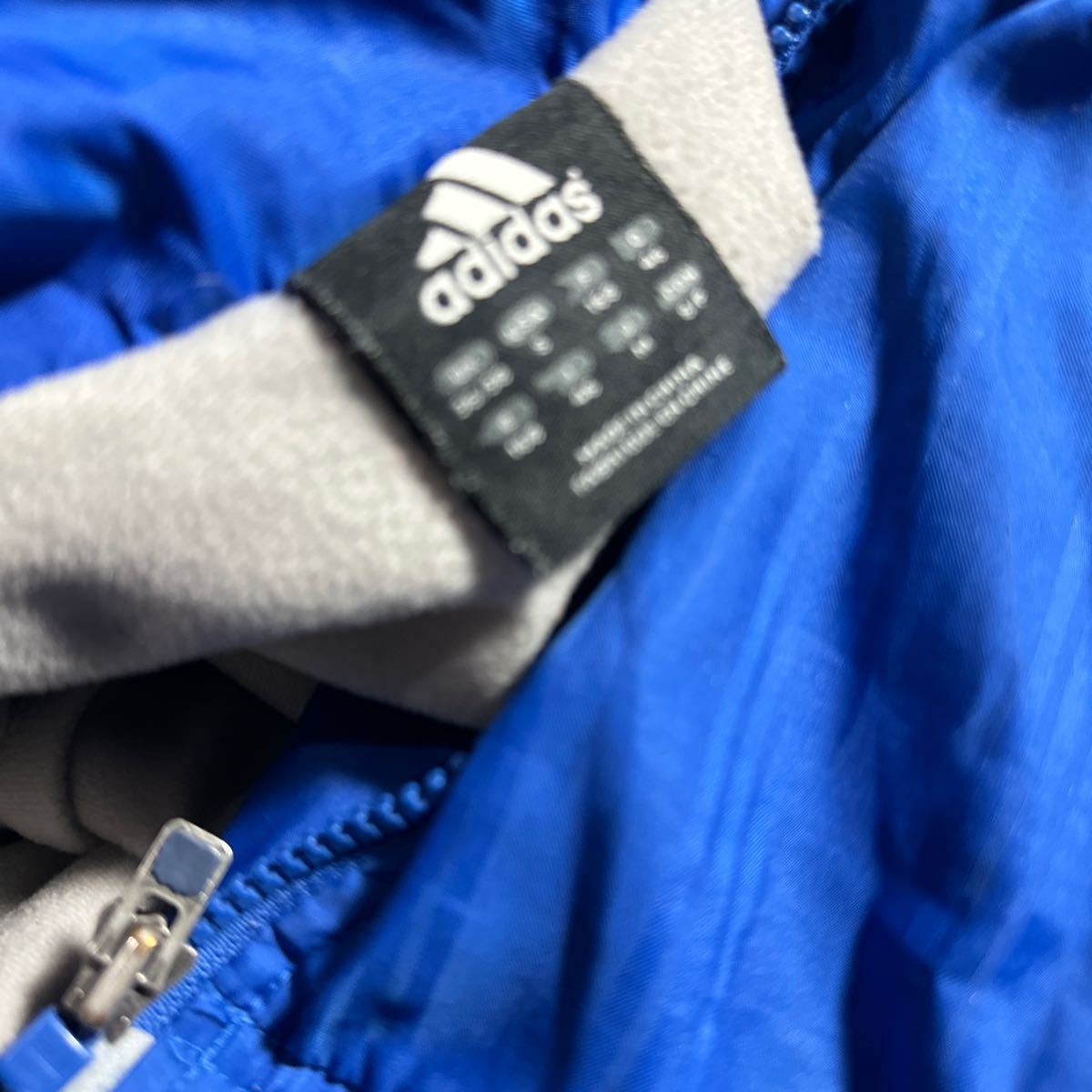 アディダス adidas 青 ブルー スポーツ トレーニング用 裏地付 ウィンドブレーカー ジャケット フード付 Mサイズ_画像9