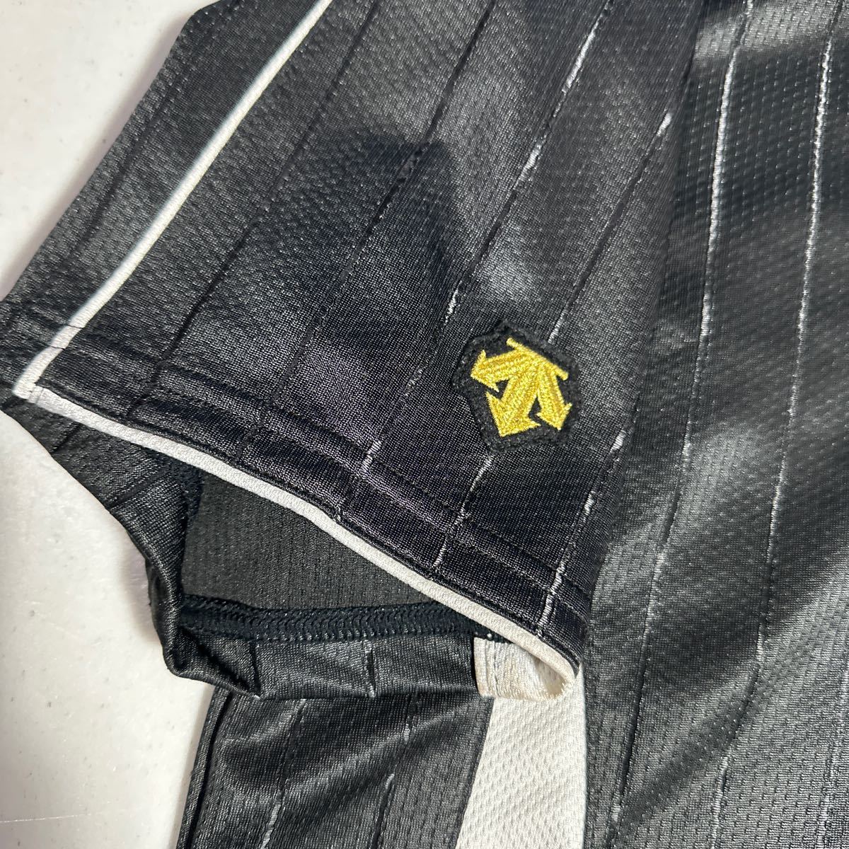 湘南 野球部 刺繍ロゴ 支給 着用 デサント DESCENTE ユニフォーム プラクティスシャツ Mサイズ_画像5