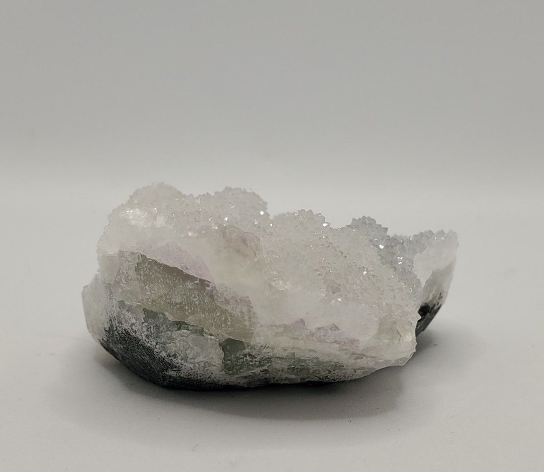 K-45 蛍石 鉱物標本 原石 鉱物 フローライト パープルフローライト 水晶 共生 共生鉱物 クラスター クォーツ ドゥルージー