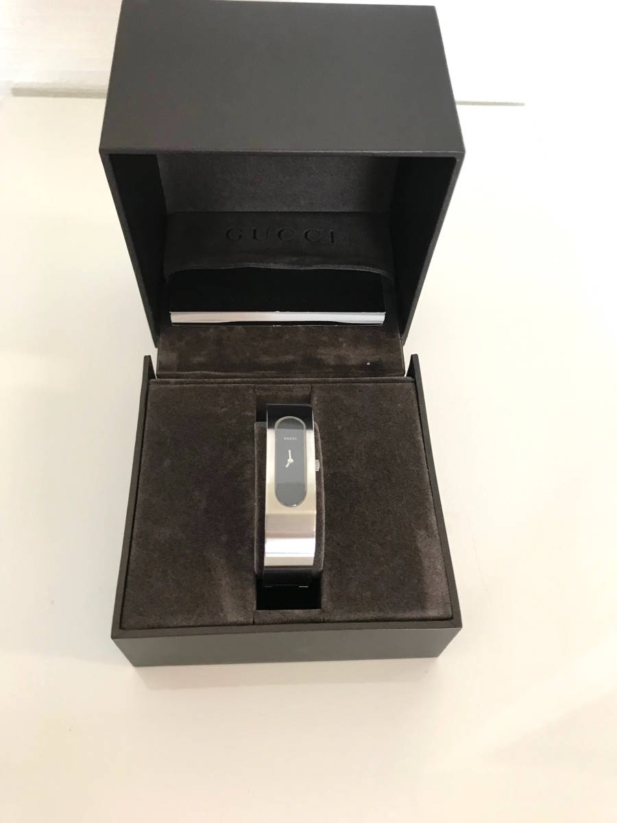  beautiful goods Gucci bangle watch 