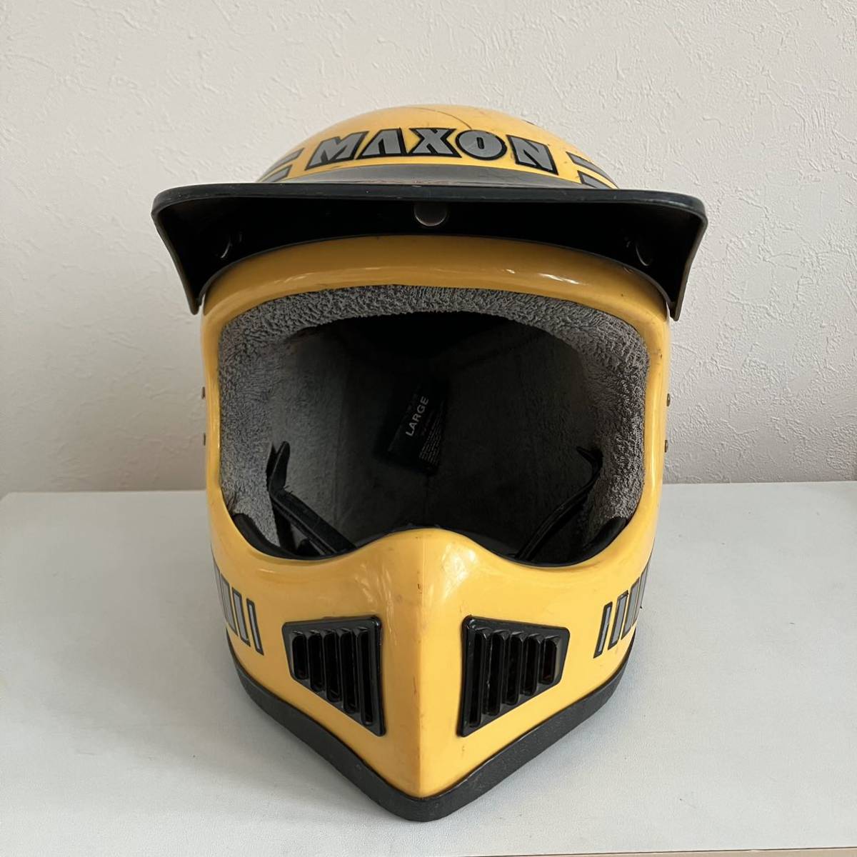 vintage helmet *MAXON L size 80 period with visor . full vintage helmet *MAXON L size 80 period with visor . full