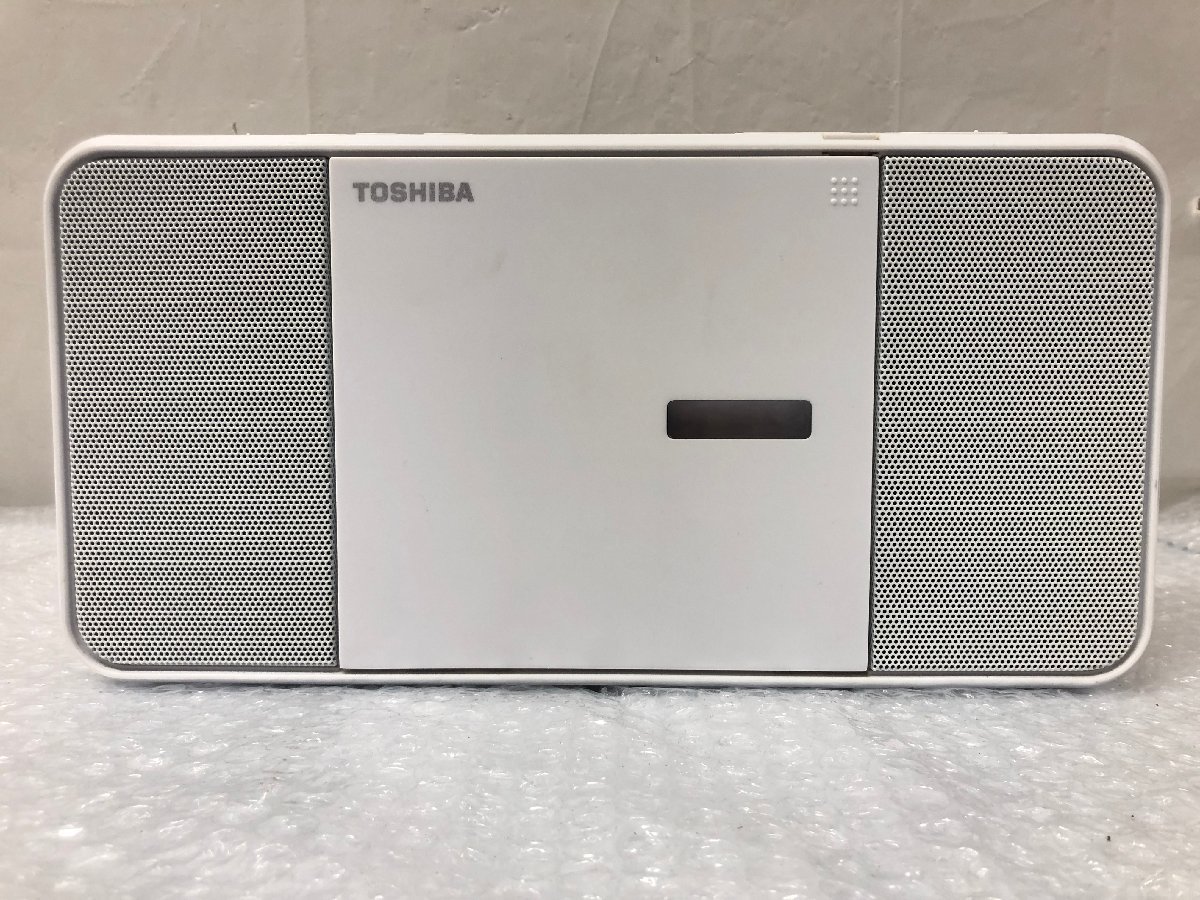 k162*80 【傷汚れ有】 東芝　TOSHIBA　CDラジオ　2016年製　TY-C250　_画像2