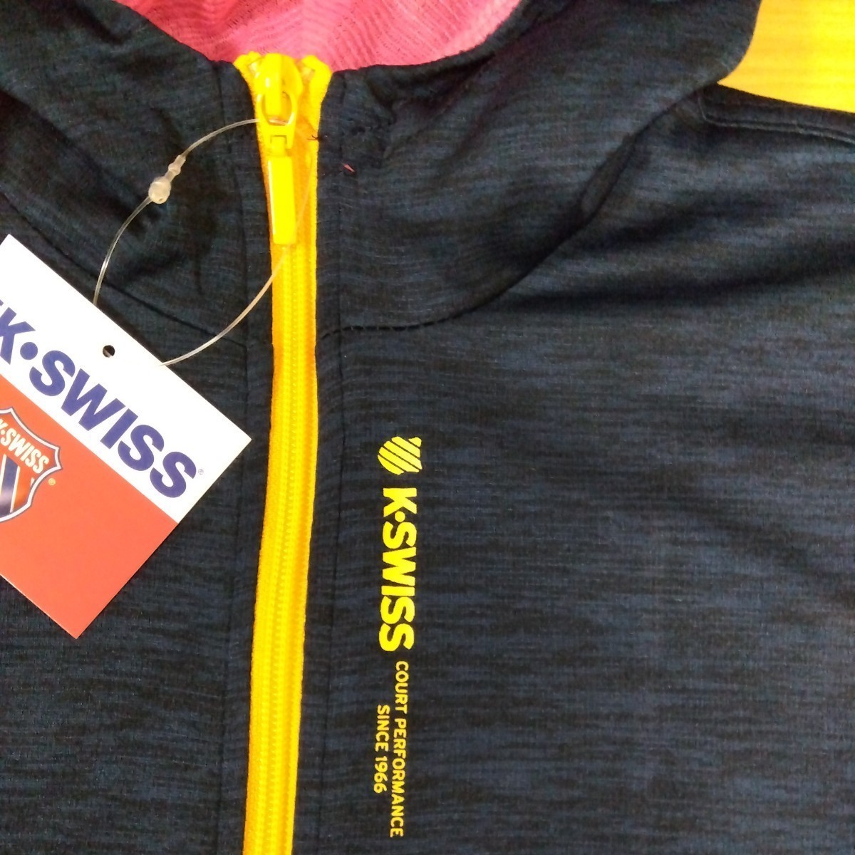 L ケースイス K-SWISS レディース　新品　長袖パーカー　上着　ジャンパー 紺 暖か裏地 スポーツ アウトドア ゴルフウェア　レジャー golf_画像3