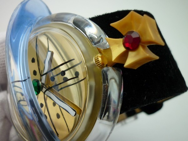 1000円スタート 腕時計 POP Swatch Vivienne Westwood ヴィヴィアンウエストウッド スウォッチ コラボ QZ ORB オーブ ケース付 TNM K706_画像5