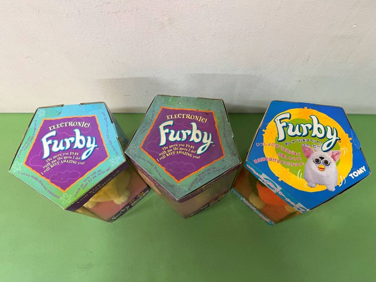 Furby ファービー おしゃべり天才ペット　TOMY 英語版 海外版2個　日本語版1個　3個セット【未使用長期保管品】_画像2