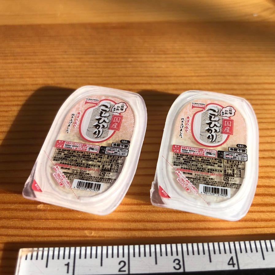 カプセルトイ（単品）＊こしひかり　レトルトパック×2＊ガチャ　ガチャガチャ　バラ売り ミニチュア ドールハウス テーブルマーク　ご飯_画像1