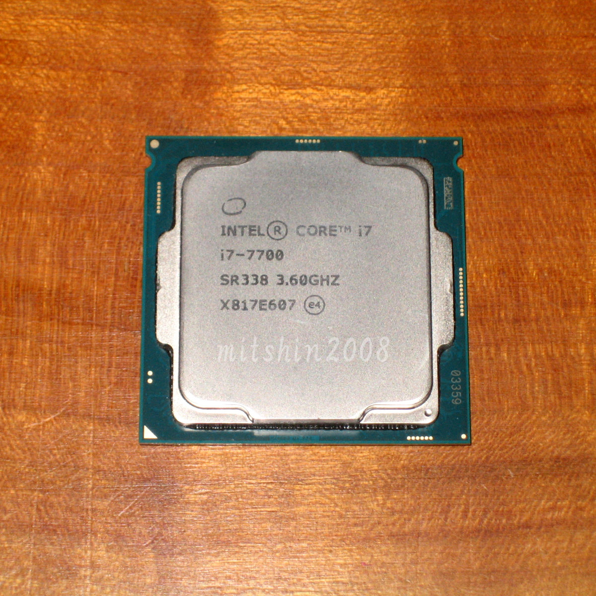 Intel Core i7 7700 3.6GHz(TB:最大4.2GHz) LGA1151 Kabylake 動作確認済 クリックポストなら送料185円 [No.940]_【画像１】本商品(CPU表面)
