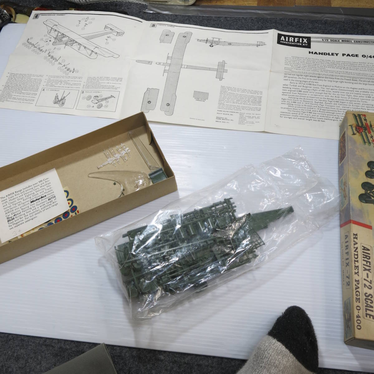 昭和レトロ　プラモデル　飛行機　軍用機　イギリス製　AIRFIX-72 SCALE　HANDLEY 0-400　作りかけ　横34.6cm重さ230g　古道具やi (アイ)_画像4