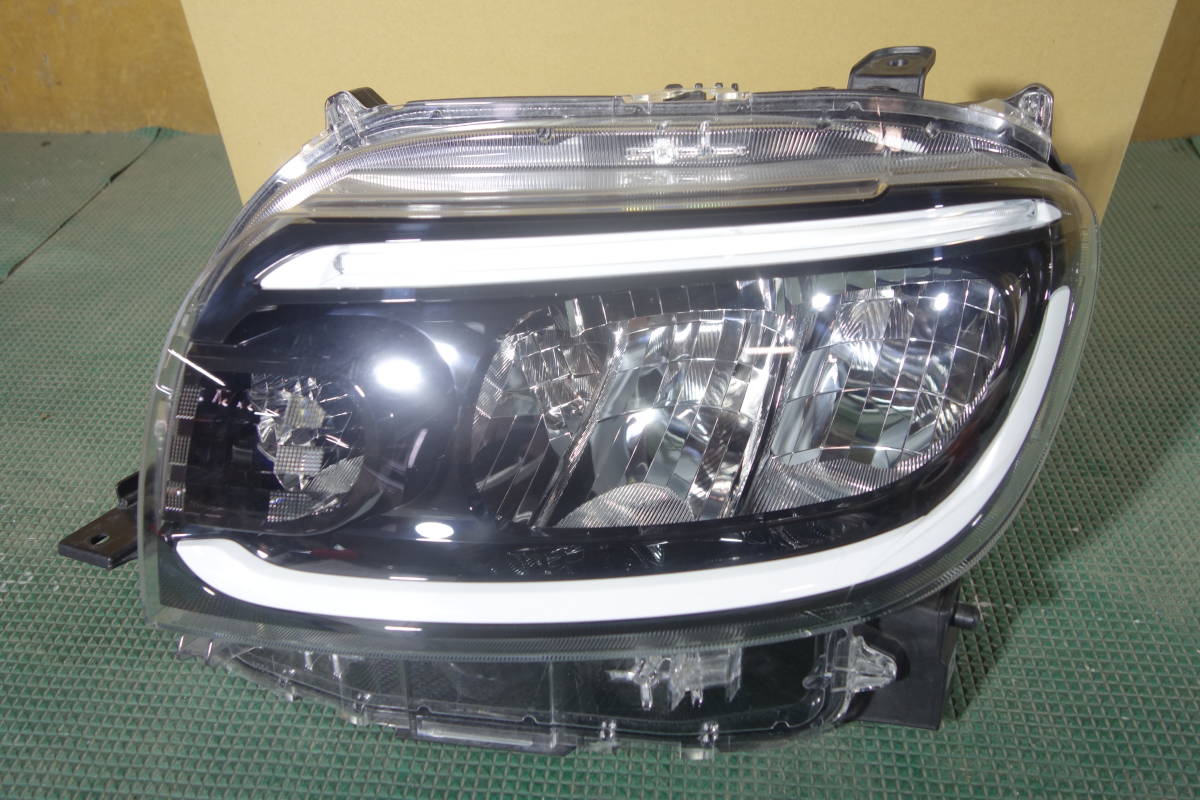 17034　美品 LA650S タント 純正 LED 左 ヘッドライト　81170-B2710　KOITO 100-69074_画像1