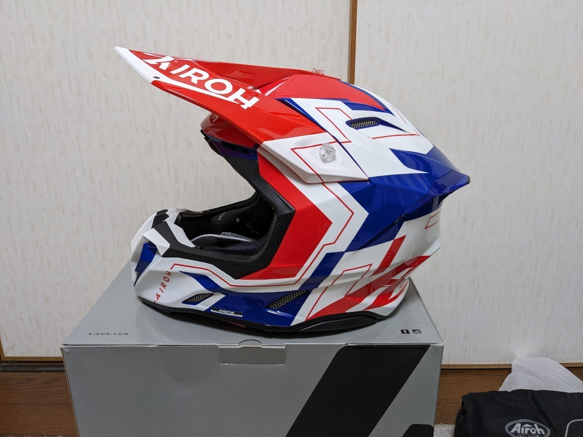 新商品】2024モデル Airoh Twist 3 アイロー ツイスト Мサイズ 新商品】2024モデル Airoh Twist 3 アイロー ツイスト Мサイズ