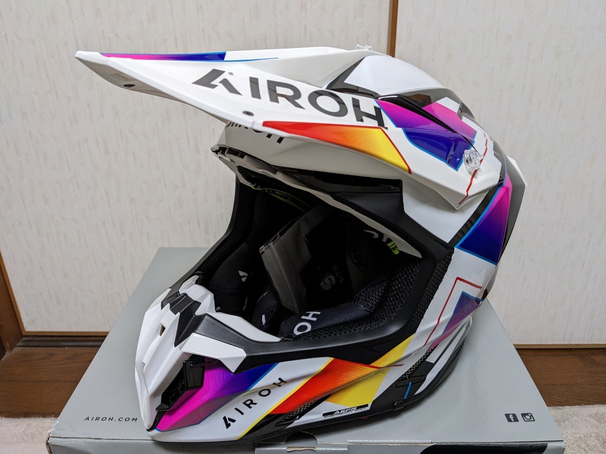 【ニューモデル 2024】Airoh ツイスト 3 Мサイズ　オフロードヘルメット ヘルメット　モトクロス　エンデューロ　林道ツーリング_画像2