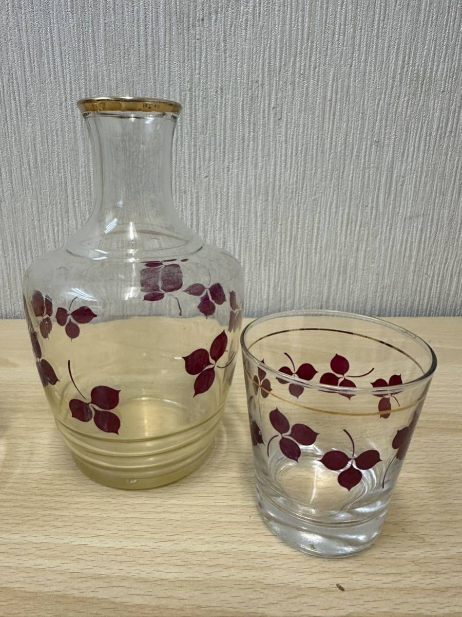 ゆ60★ レトロ 水差し 花柄 葉 ガラス 2点セット 水飲み デキャンタ コップ グラス 水入れの画像5