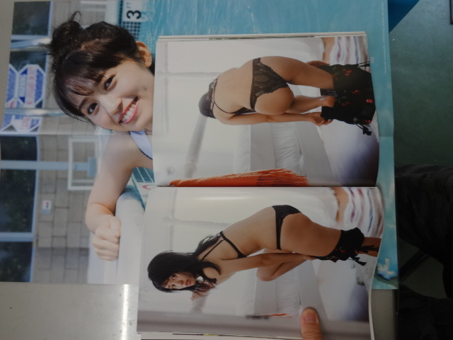 逢田梨香子　１ｓｔ写真集　Ｒ．Ａ．　２０１８年初版　ポスターあり　ジャンク　声優　女優　歌手　ラブライブ_画像10