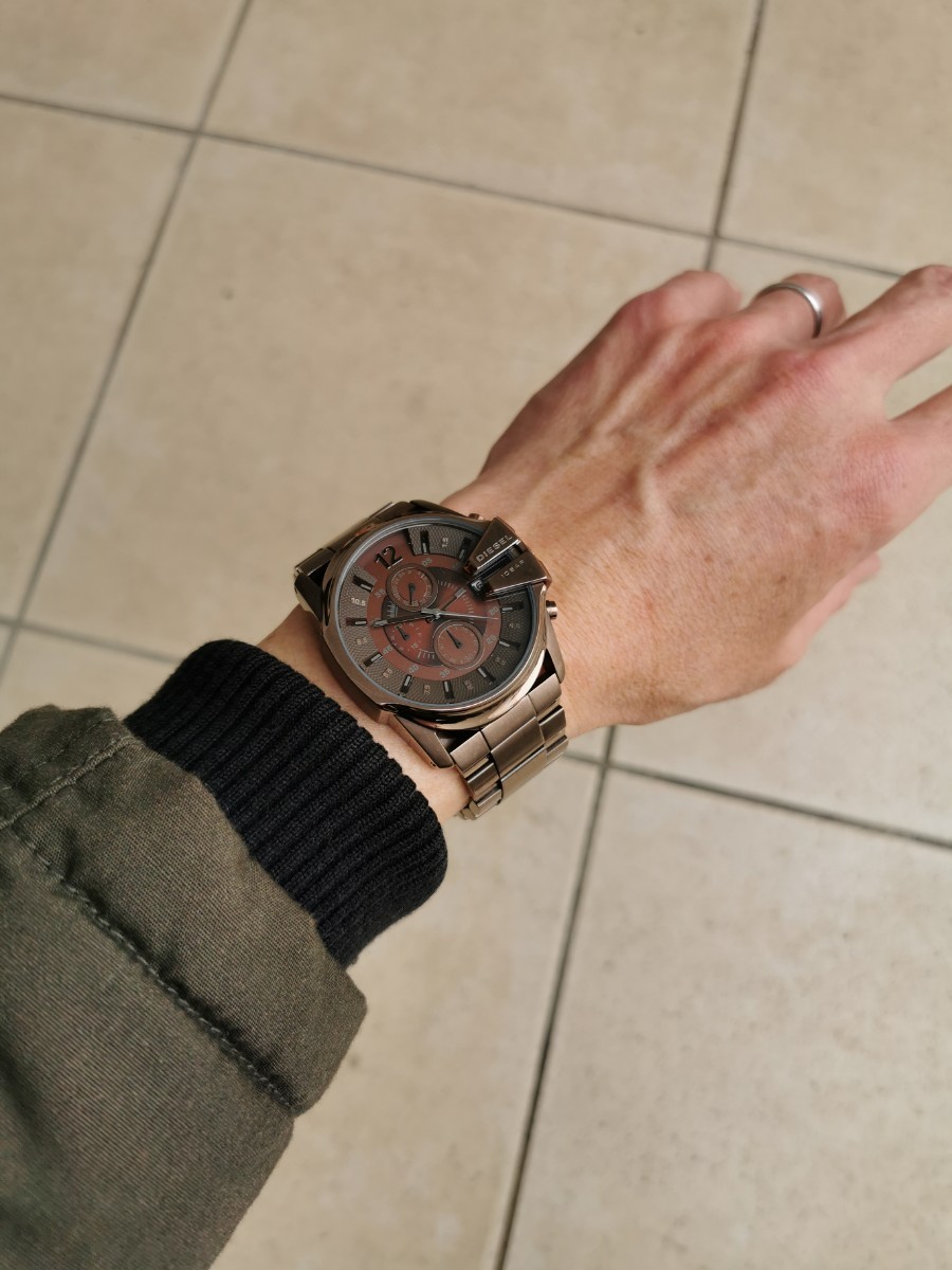 ディーゼル　メンズ腕時計　人気モデルのレアカラー_画像2