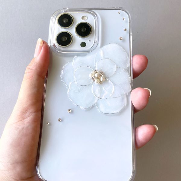 【mariaglace】iPhone15pro ホワイトカメリア スマホケース クリアケース お花 ストーン パール ハンドメイド レジン キラキラ かわいい_画像9