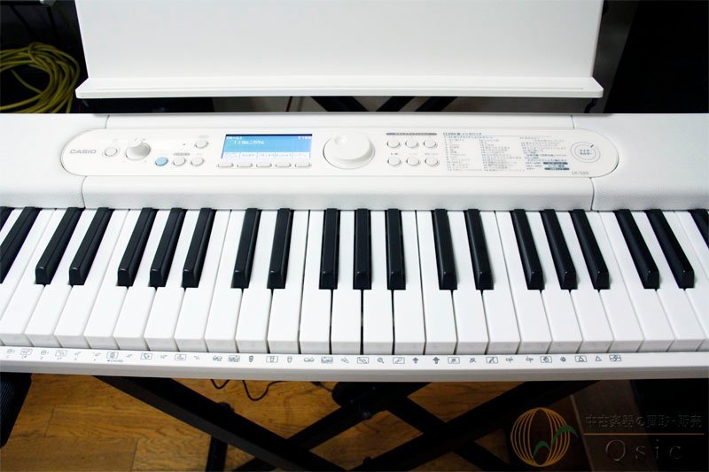 [美品] CASIO LK-520● 光る鍵盤で楽しくピアノ練習！初めての方にもおすすめの電子キーボード！ [XJ251]_画像3