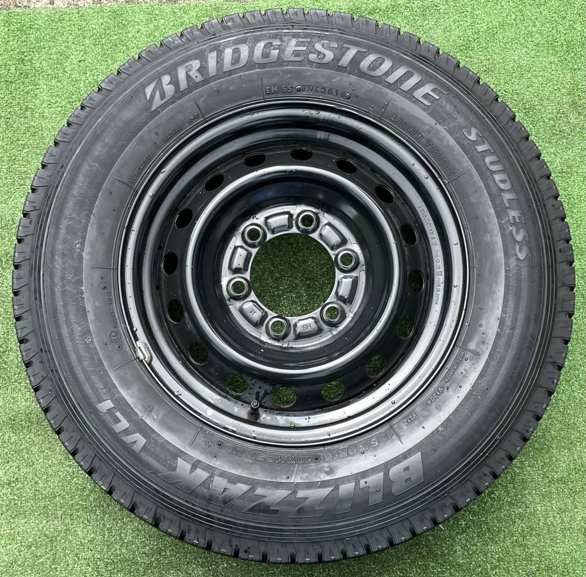 トヨタ純正15インチ 6J 139.7/6穴BRIDGESTONE 195/80R15 107/105L LT スタッドレスタイヤ4本セット★ 200系ハイエース 等に ★AN102_画像3