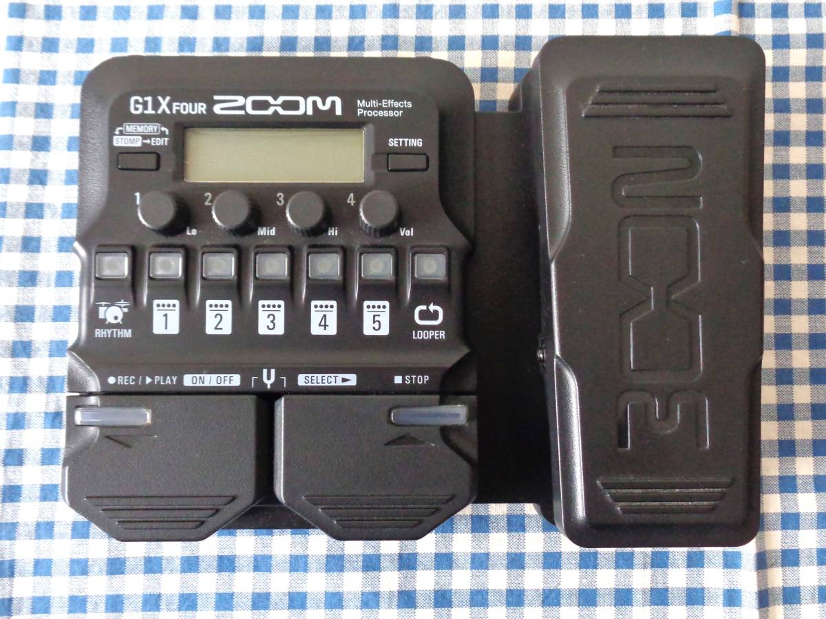 ZOOM G1X FOUR　ACアダプター付　マルチエフェクター　ズーム　美品　動作品　_画像2