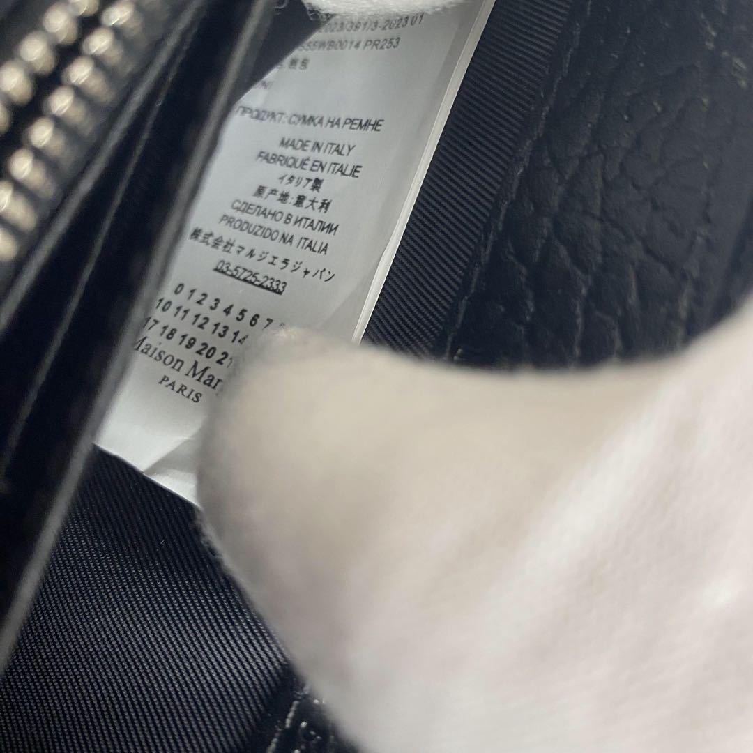 財布 Maison Margiela メゾンマルジェラ 長財布 バッグを手に持つ#11_画像4