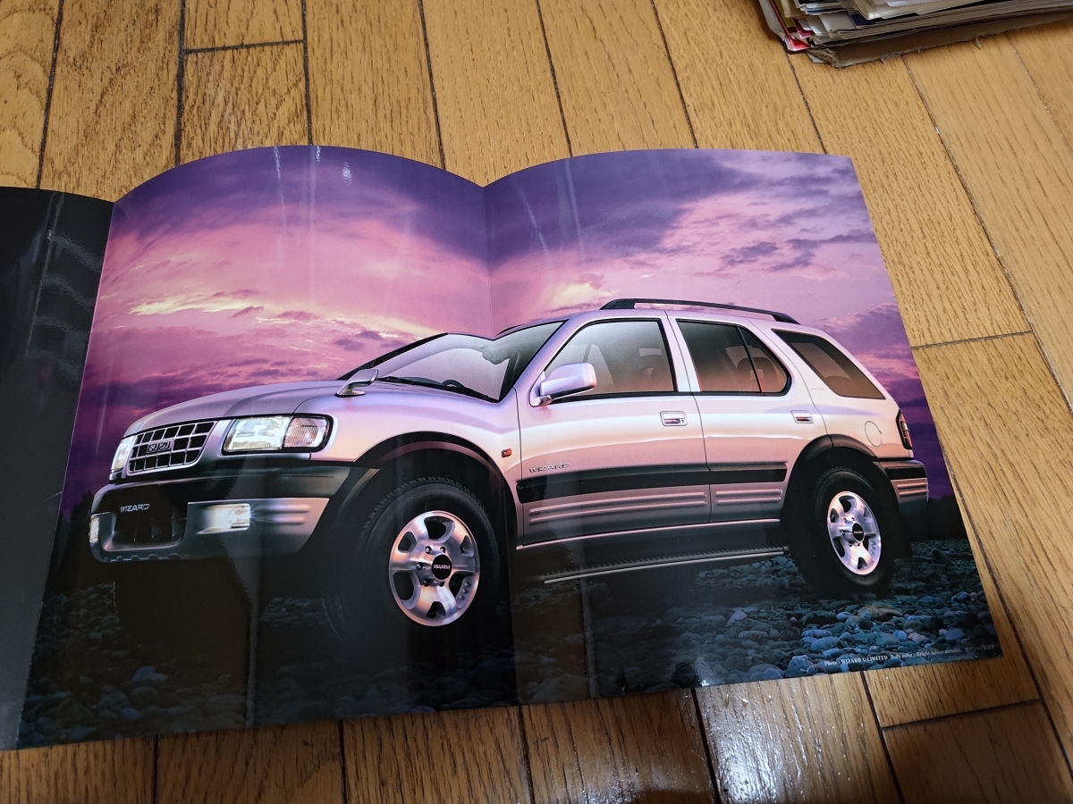 1999年6月発行 いすゞ ウィザード 特別仕様車 Gリミテッドのカタログ_画像3