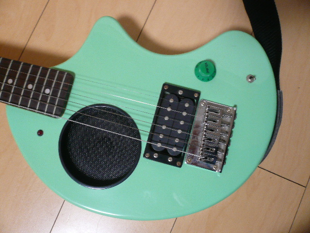 フェルナンデス FERNANDES アンプ内蔵ギター ZO-3 ぞうさん グリーン ソフトケース付き!_画像5