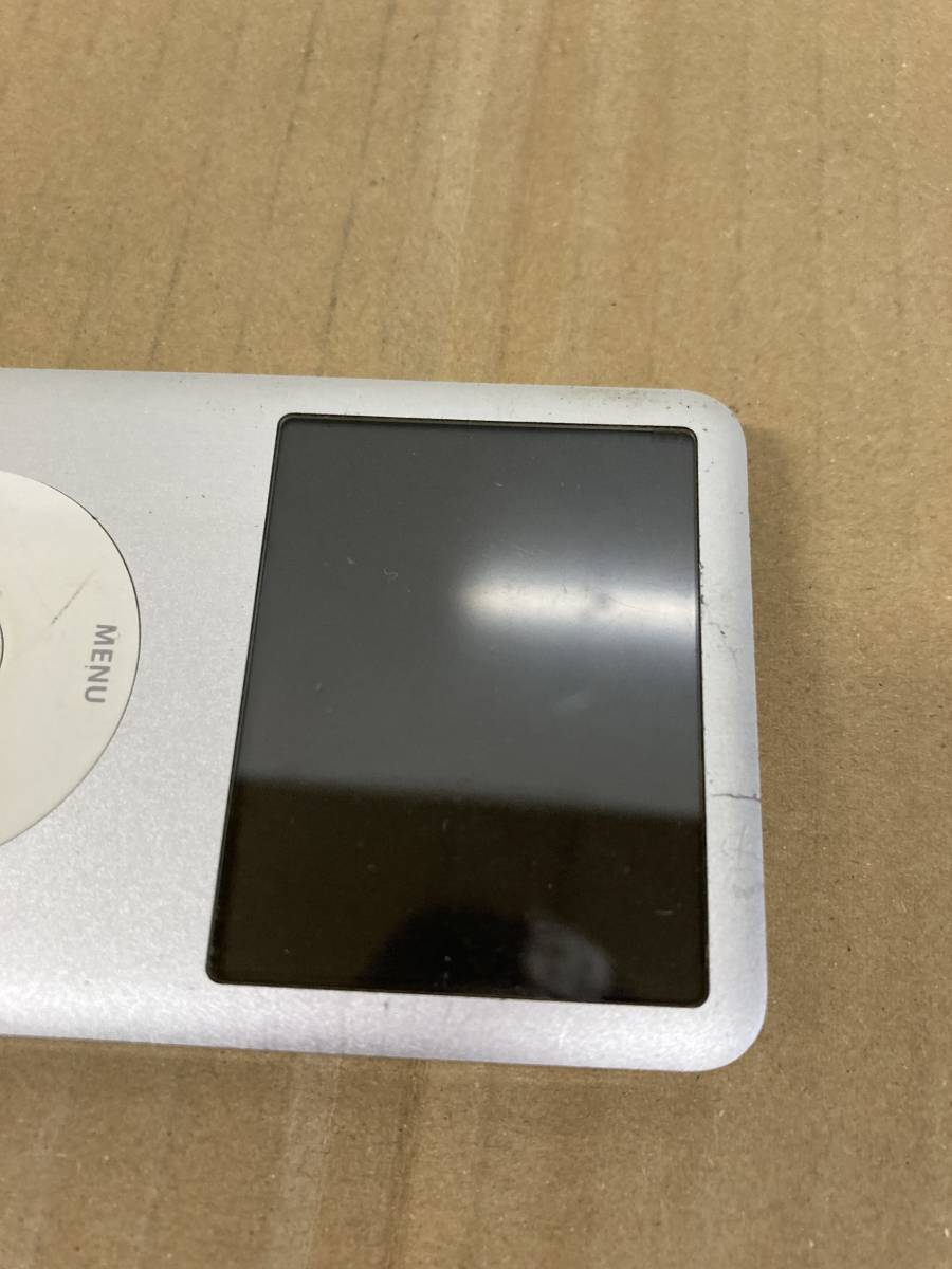 SY2034　Apple iPod A1238 本体のみ 未確認 ジャンク品_画像2
