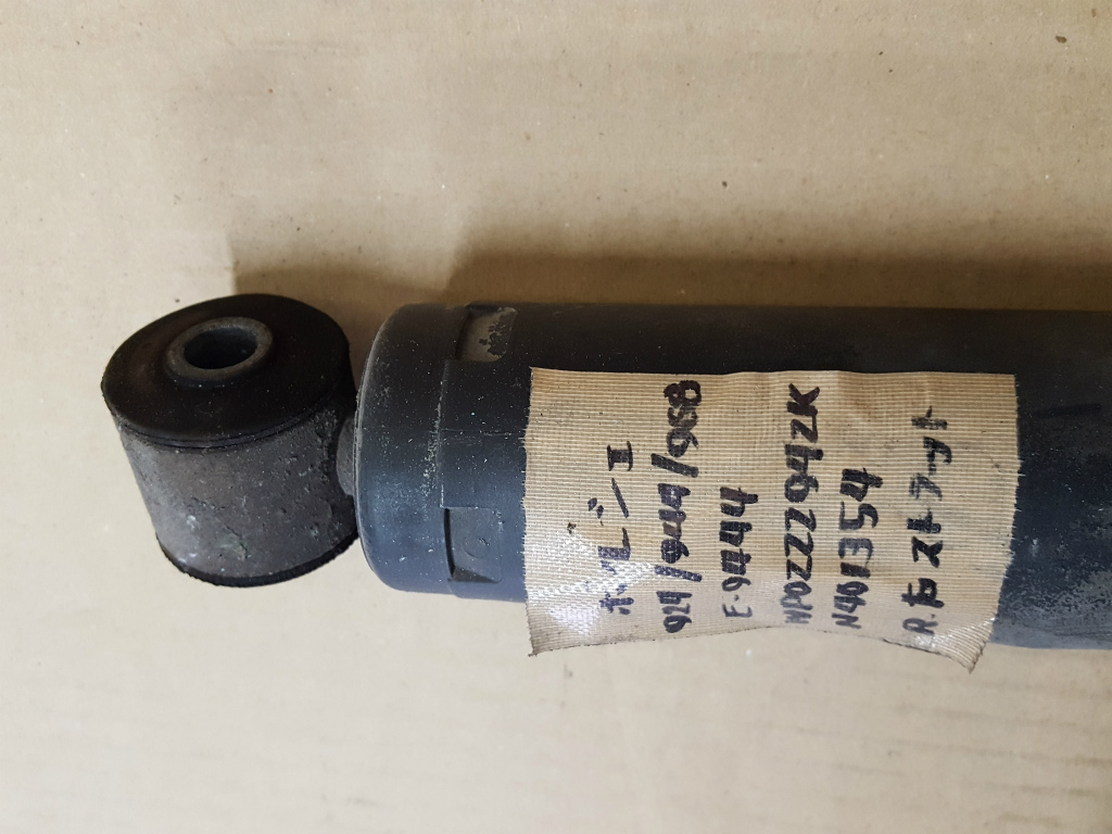  Porsche 944 right rear suspension strut 924/944/968