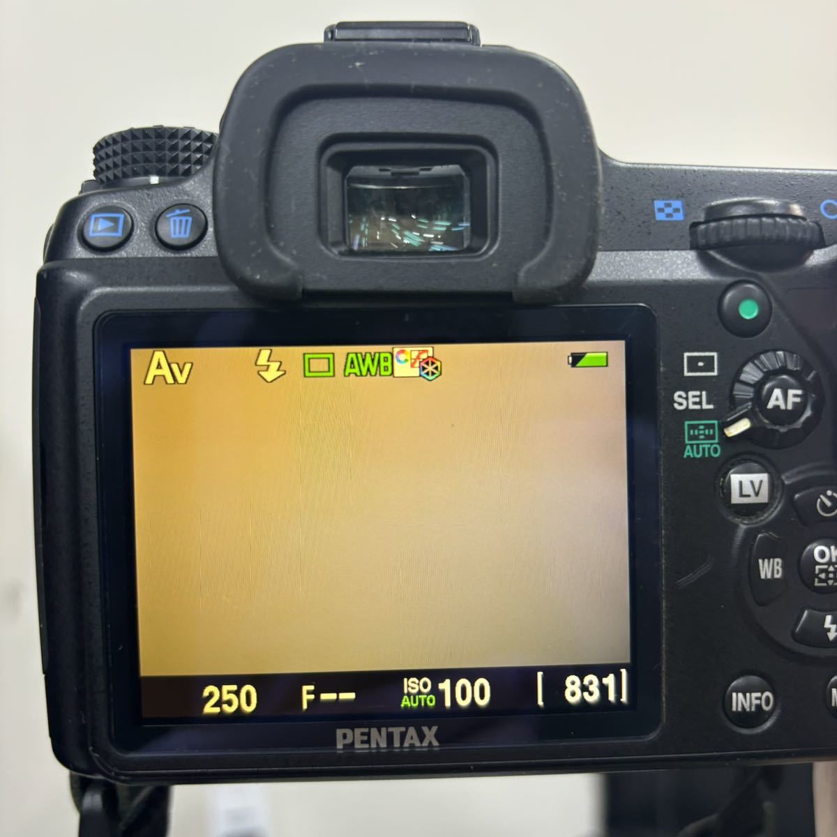 ◆ PENTAX K-5 デジタル一眼レフカメラ ボディ シャッター、フラッシュOK バッテリー付属 ペンタックス_画像9